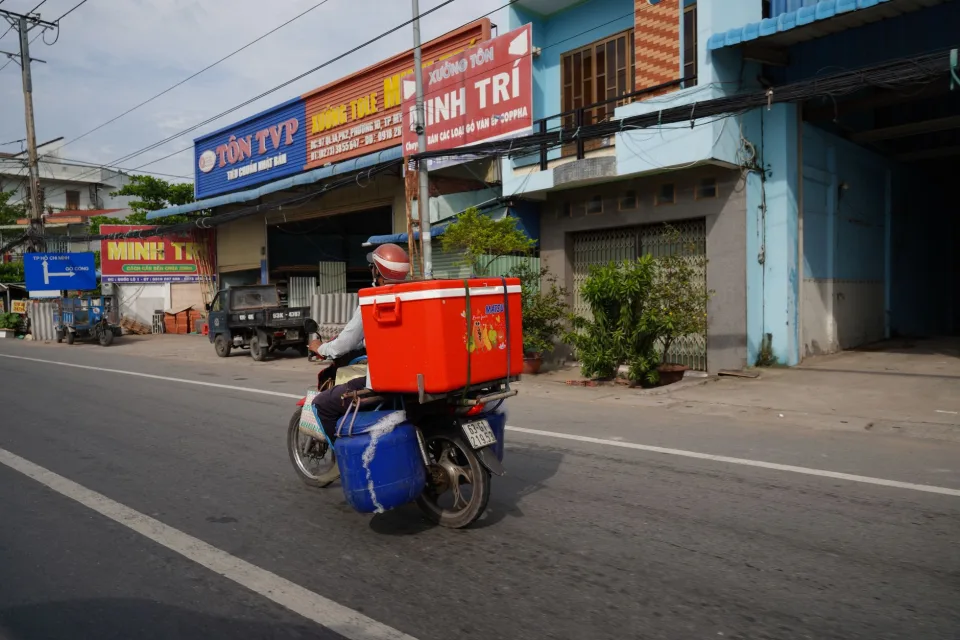 Xe 16 chỗ đi đông người